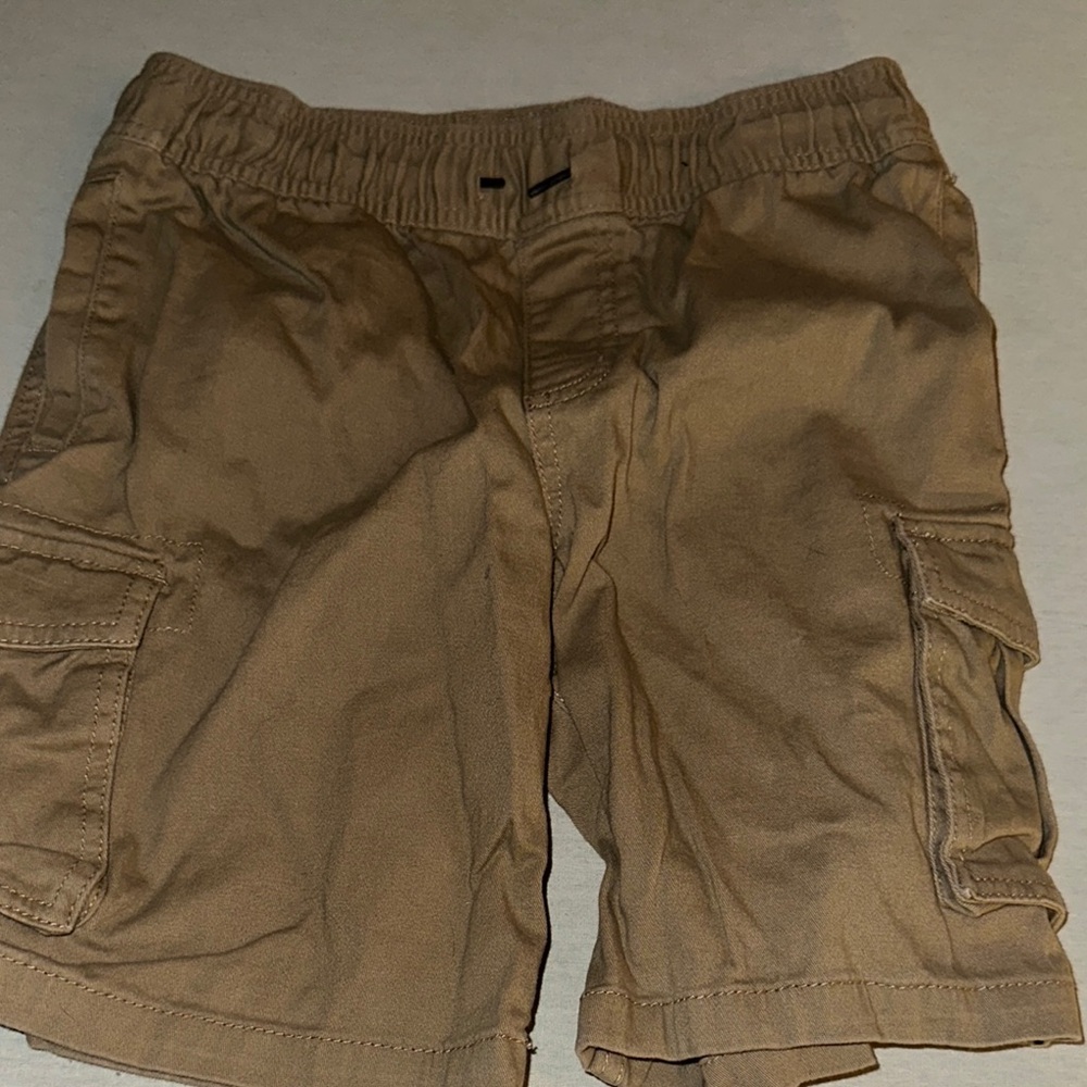 Kids Size Large Wonder Nation Tan Cargo Shorts with Elastic Waistband.